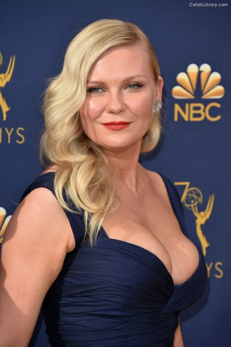 Kirsten Dunst photo 10 of 300