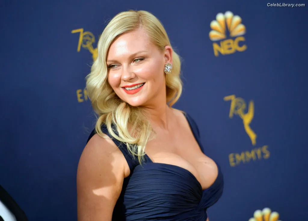 Kirsten Dunst photo 23 of 300