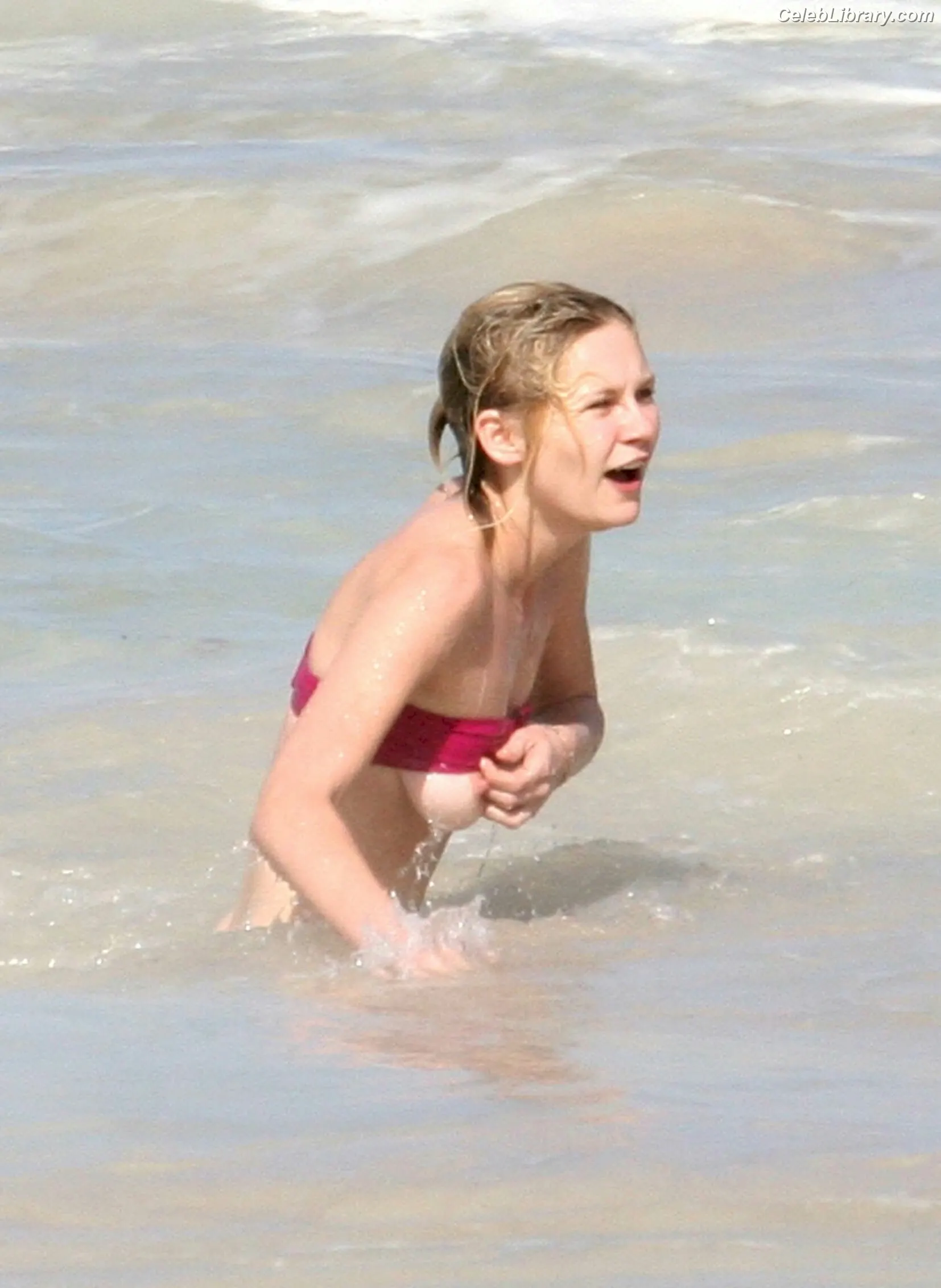 Kirsten Dunst photo 1 of 300