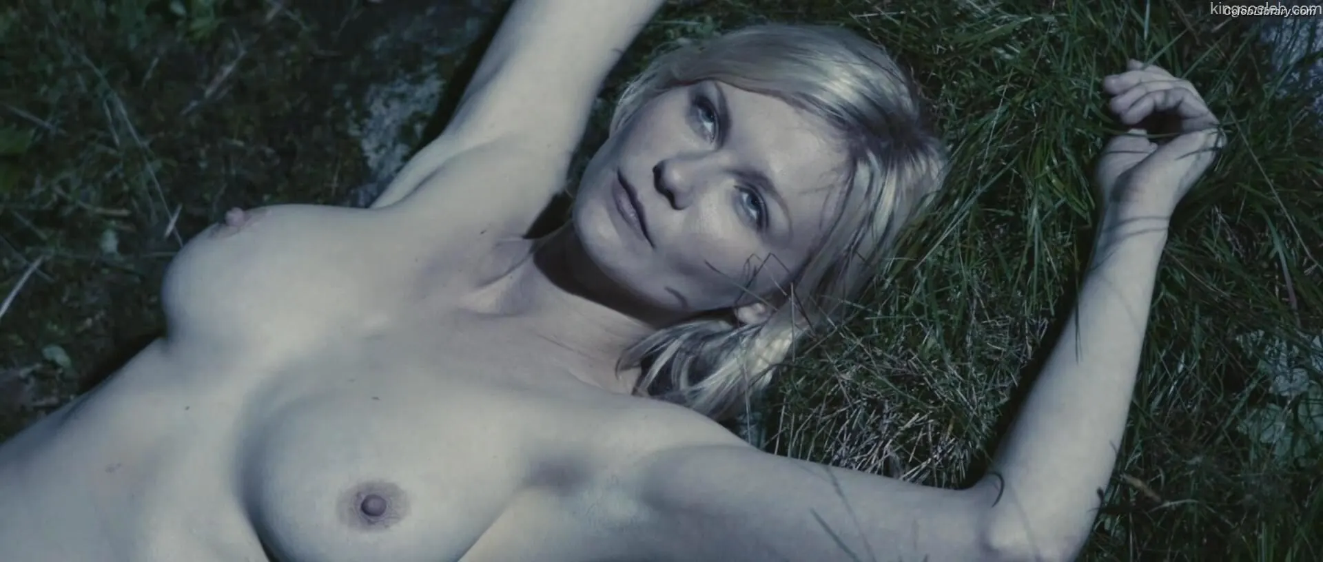 Kirsten Dunst photo 13 of 300
