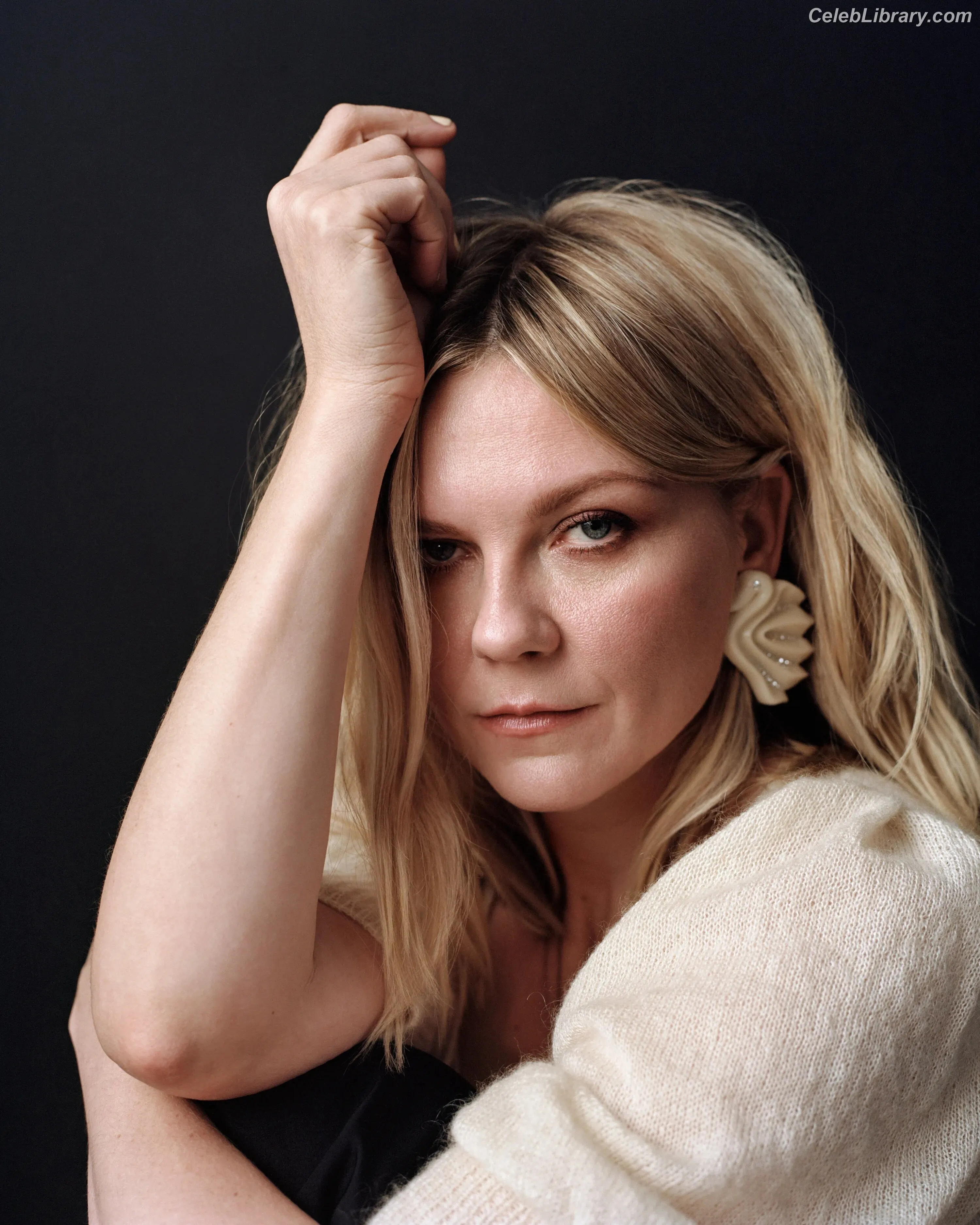 Kirsten Dunst photo 13 of 300