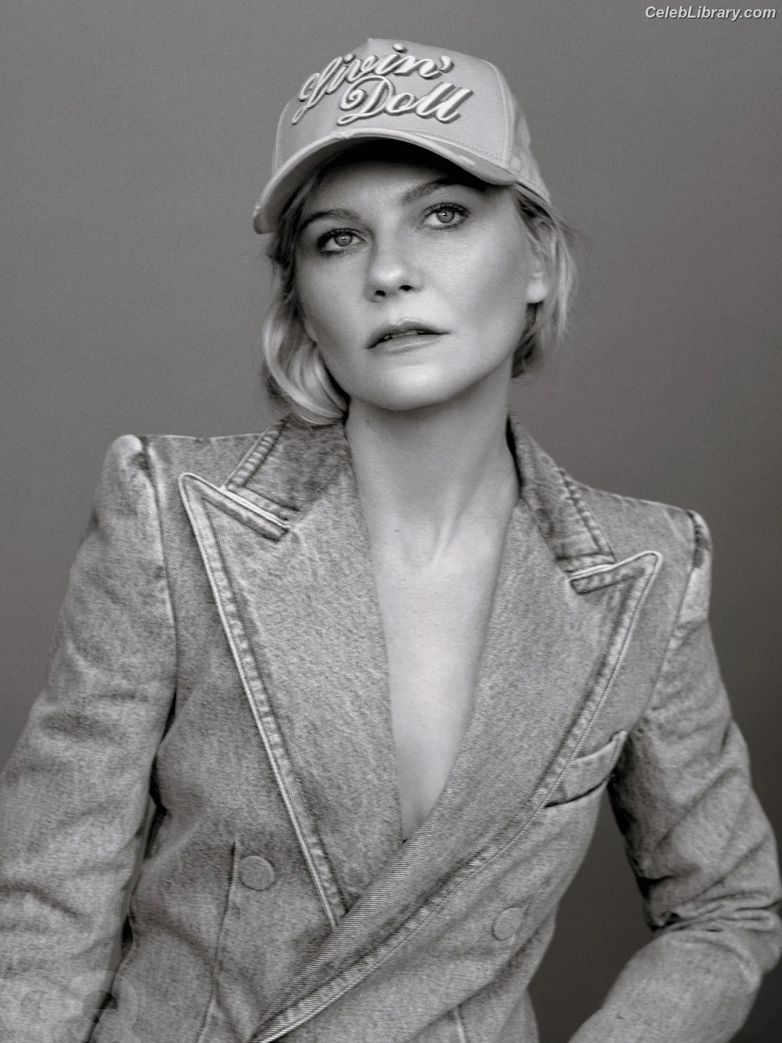 Kirsten Dunst photo 4 of 300