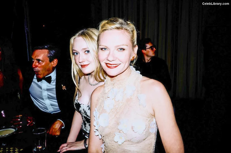 Kirsten Dunst photo 16 of 299