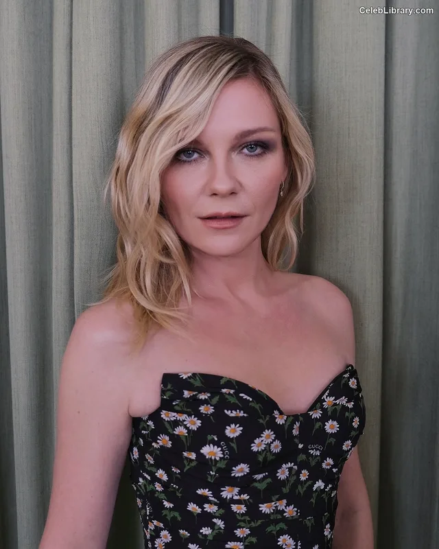 Kirsten Dunst photo 22 of 299