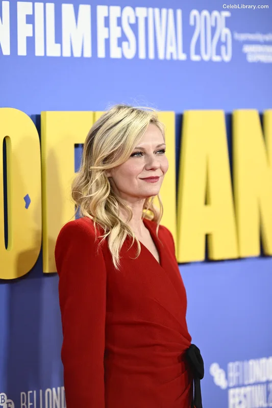 Kirsten Dunst photo 24 of 299