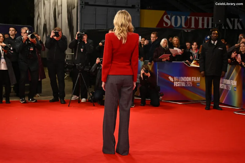 Kirsten Dunst photo 14 of 299