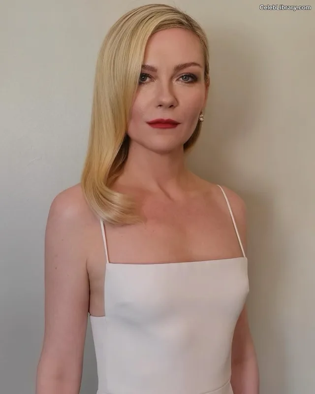 Kirsten Dunst photo 1 of 299