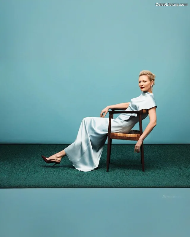 Kirsten Dunst photo 13 of 299