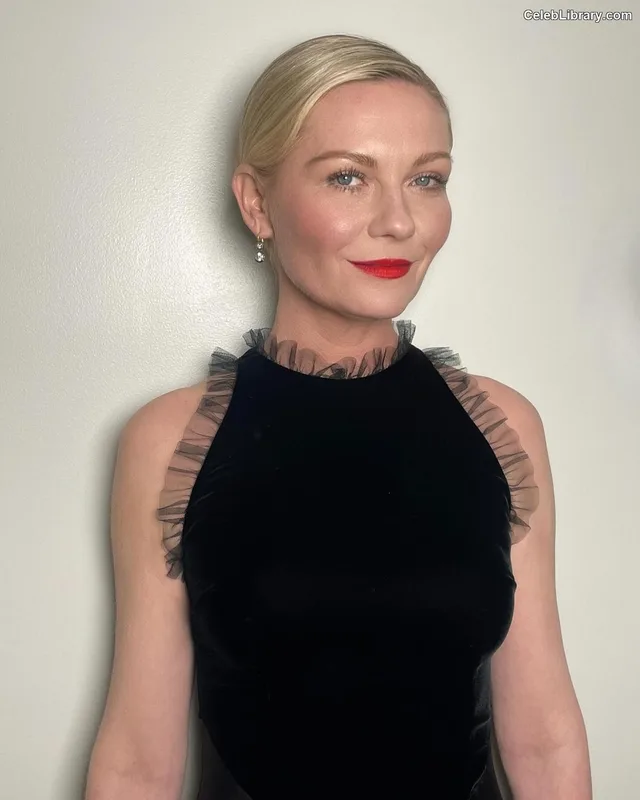 Kirsten Dunst photo 18 of 299