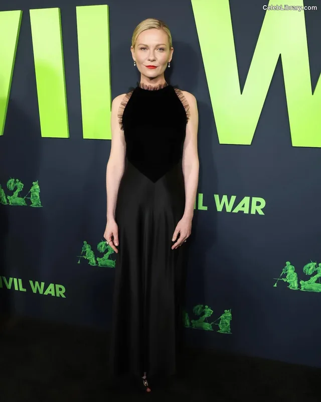Kirsten Dunst photo 19 of 299