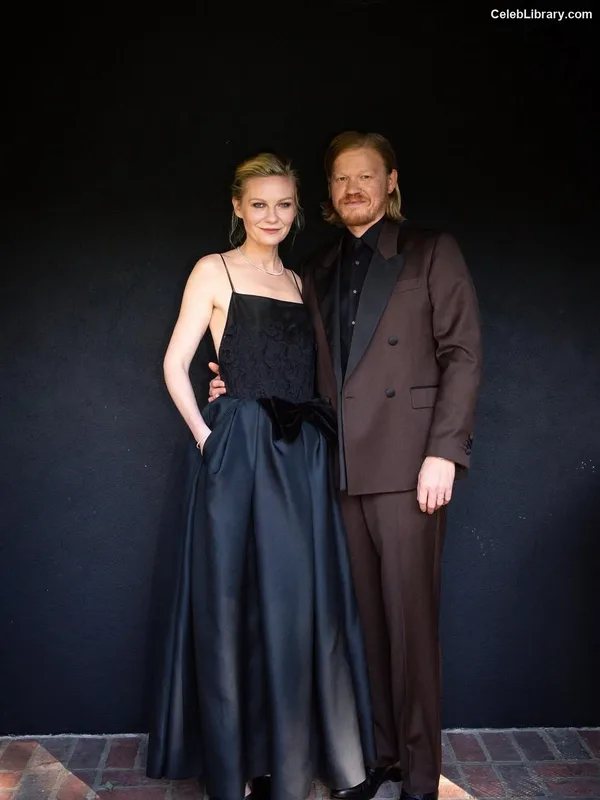 Kirsten Dunst photo 16 of 299