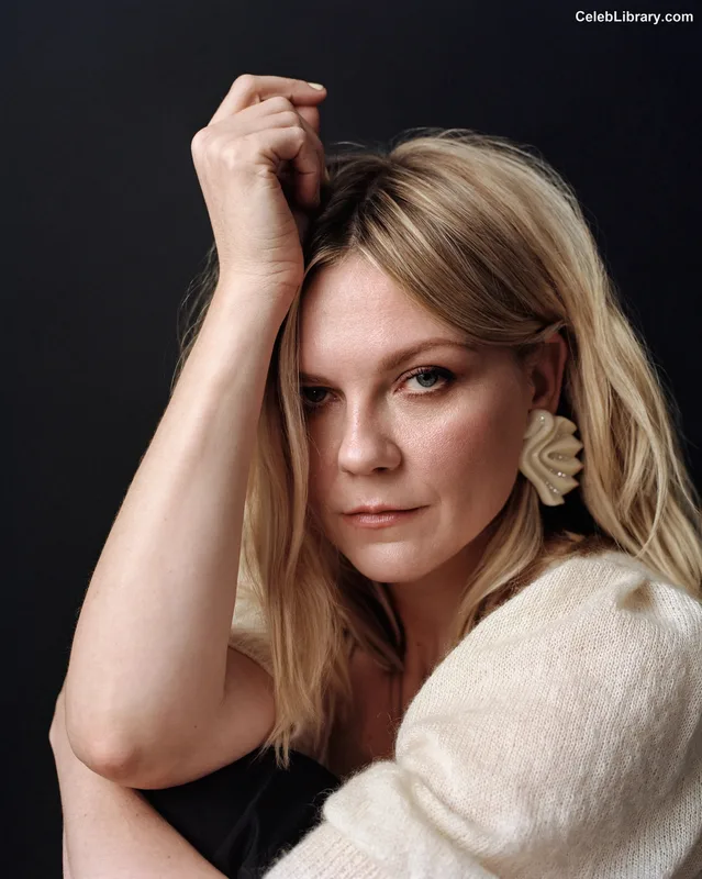 Kirsten Dunst photo 8 of 299