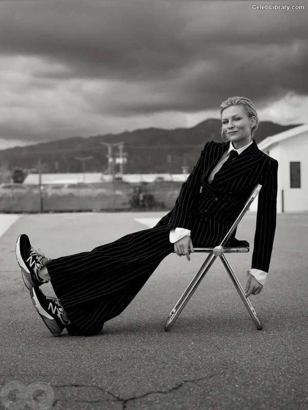 Kirsten Dunst photo 3 of 299