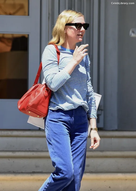 Kirsten Dunst photo 15 of 299
