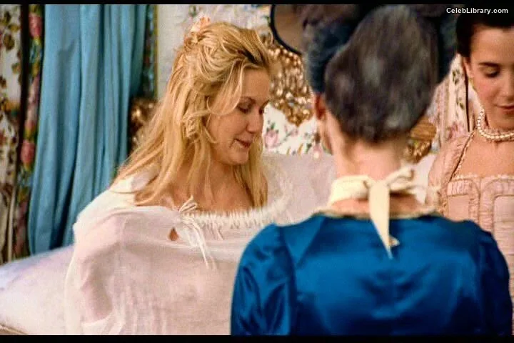 Kirsten Dunst photo 10 of 299