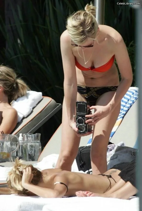 Kirsten Dunst photo 17 of 299