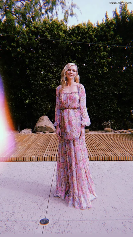 Kirsten Dunst photo 5 of 299