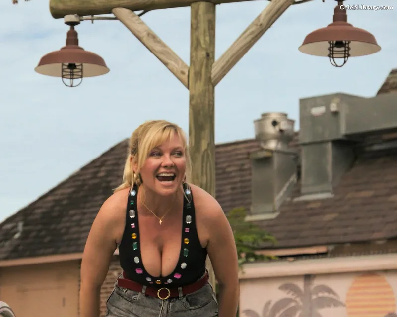 Kirsten Dunst photo 12 of 299