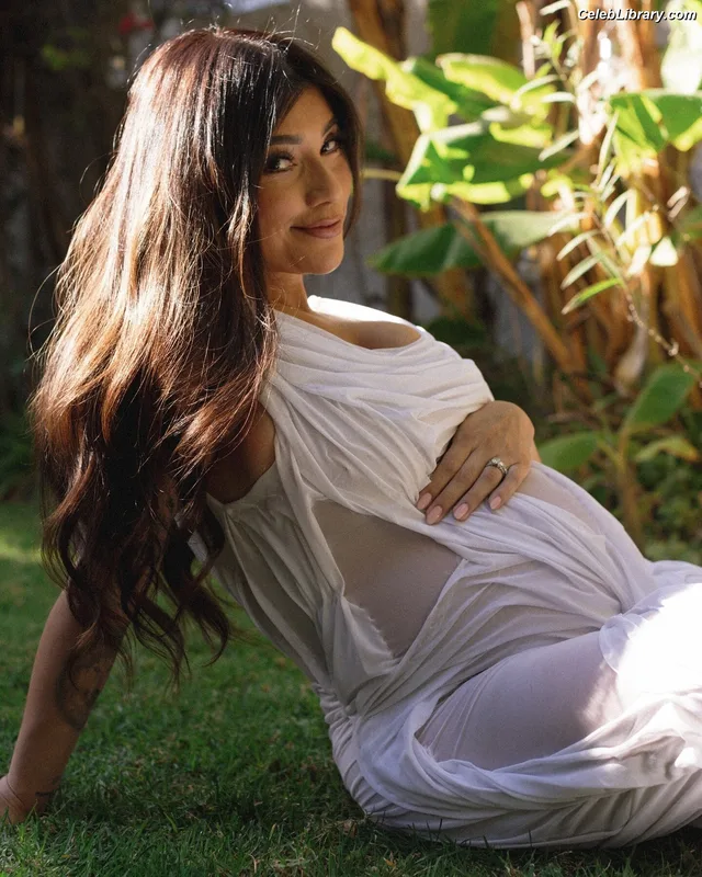 Kirstin Maldonado photo 2 of 102