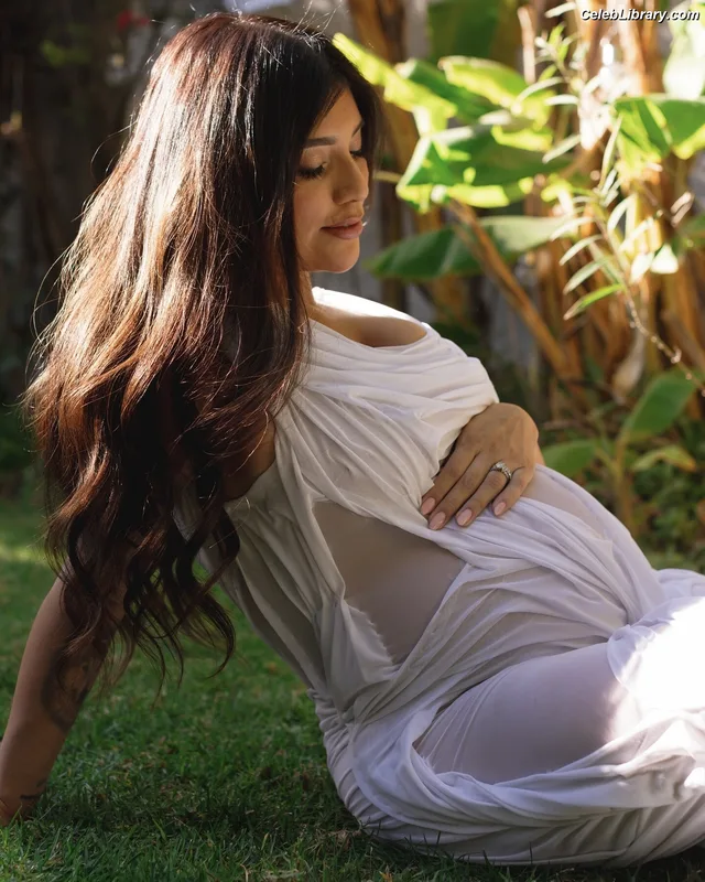 Kirstin Maldonado photo 14 of 102