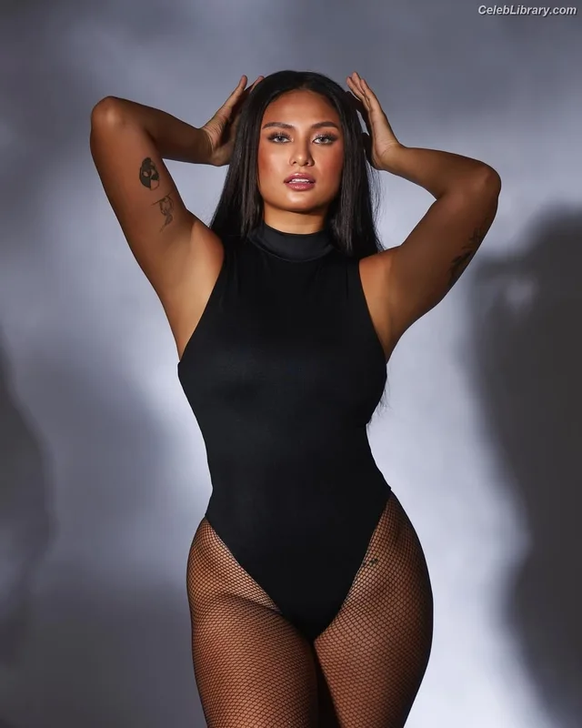 Klea Pineda photo 1 of 7