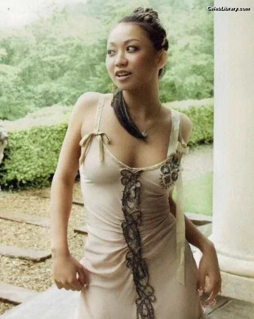 Koda Kumi photo 21 of 78