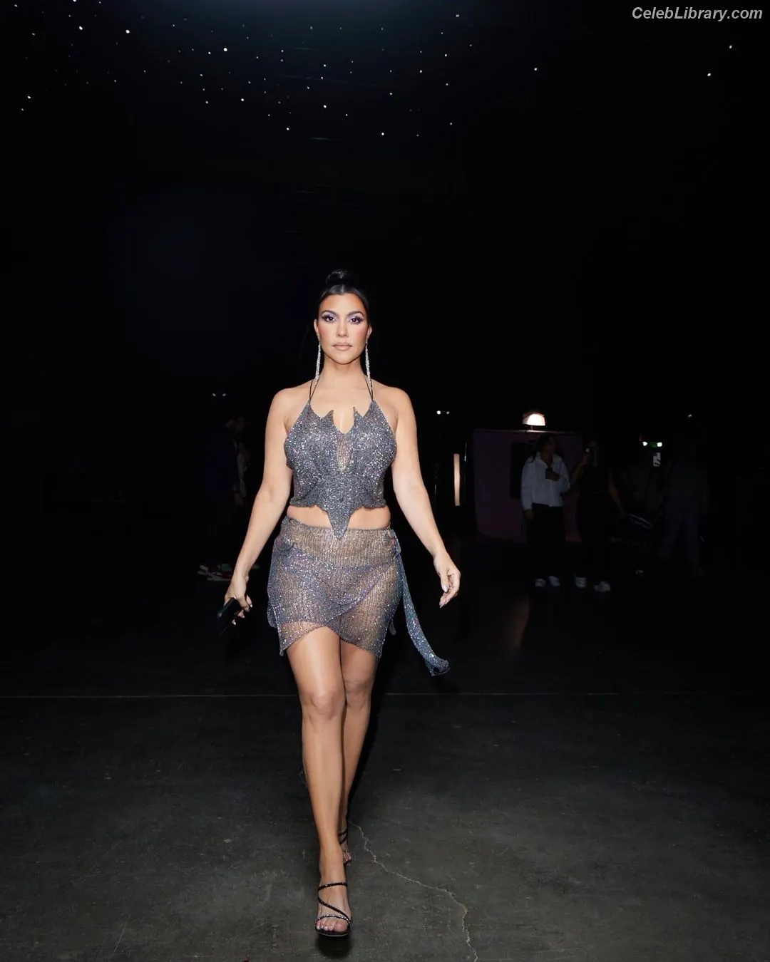 Kourtney Kardashian photo 7 of 605