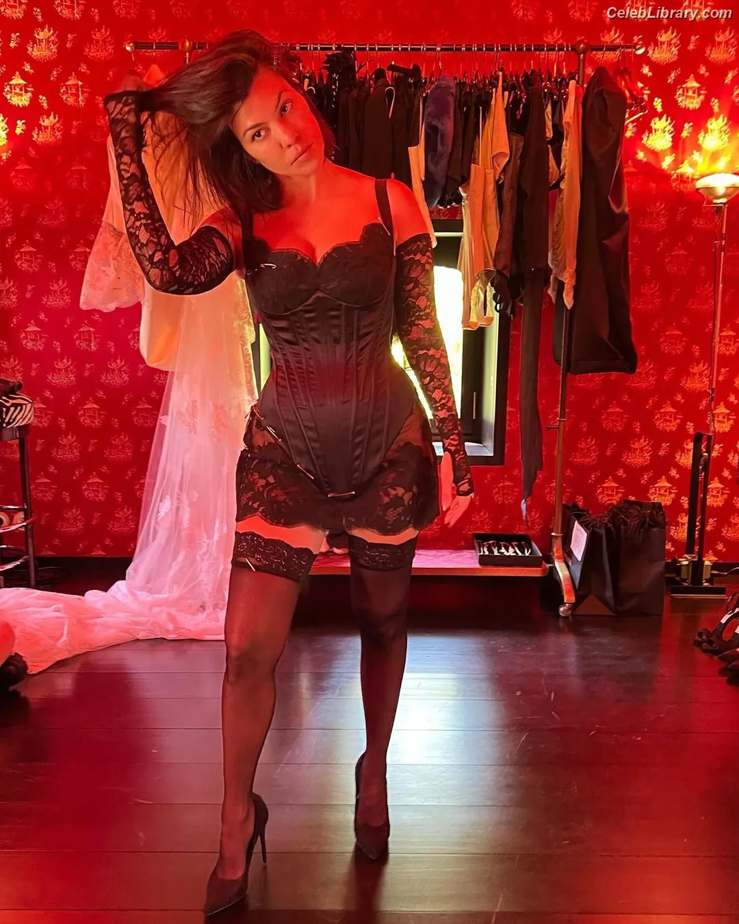 Kourtney Kardashian photo 18 of 605