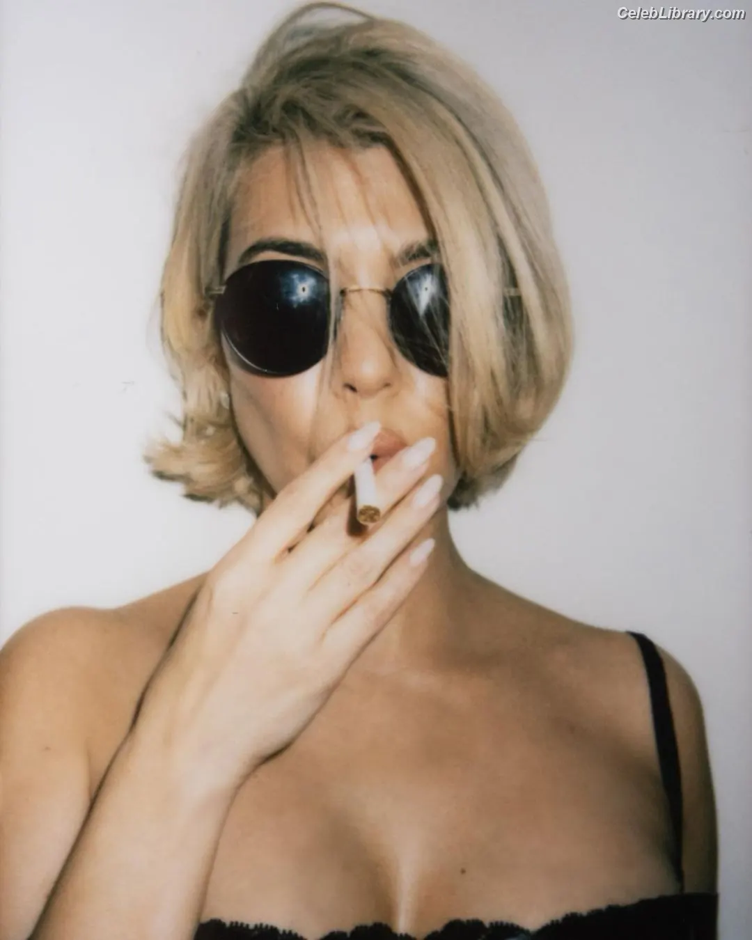 Kourtney Kardashian photo 21 of 605