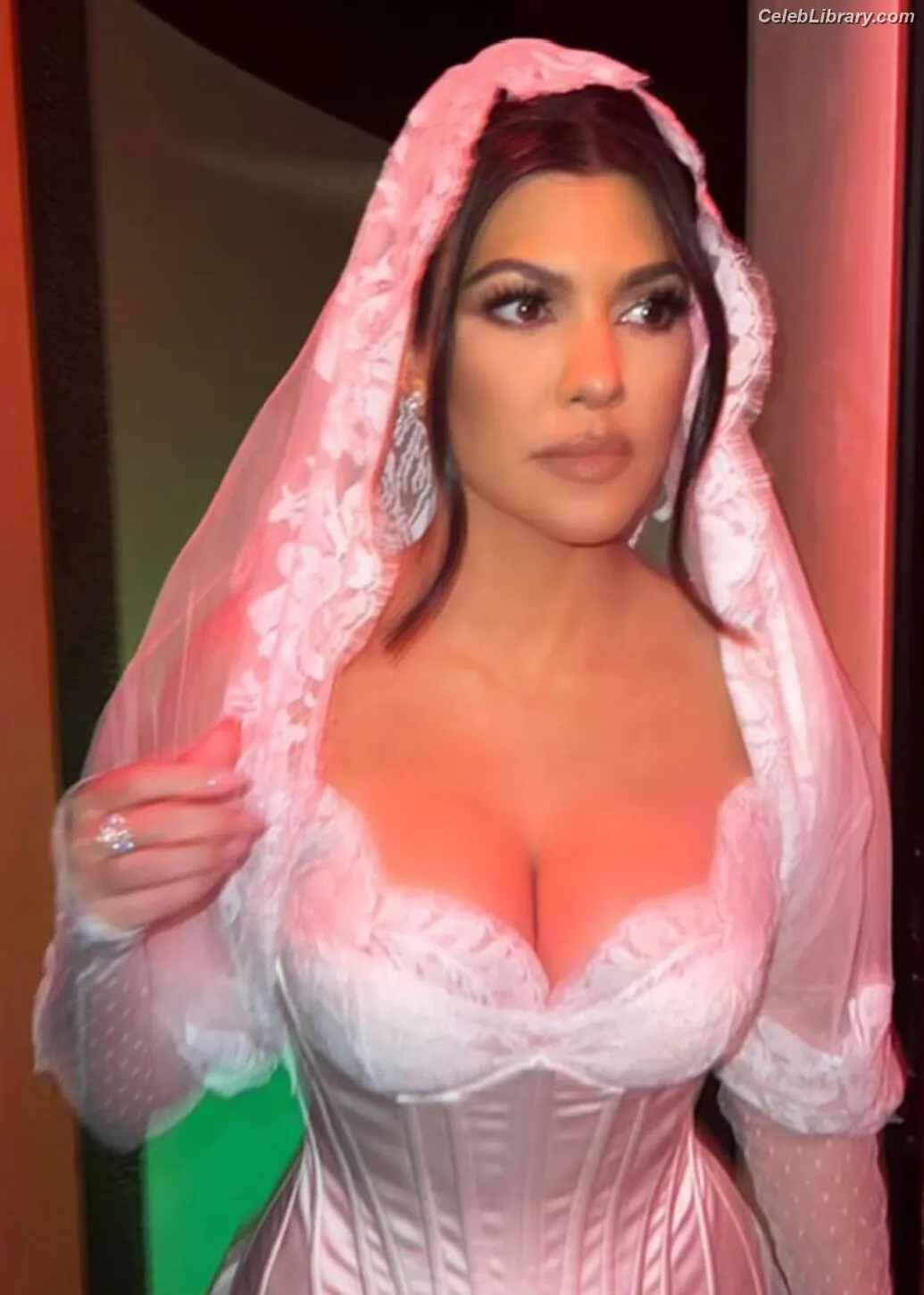 Kourtney Kardashian photo 16 of 605
