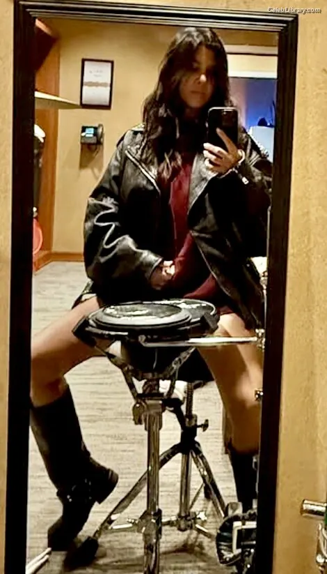 Kourtney Kardashian photo 8 of 605