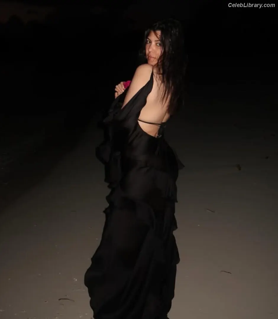 Kourtney Kardashian photo 9 of 605