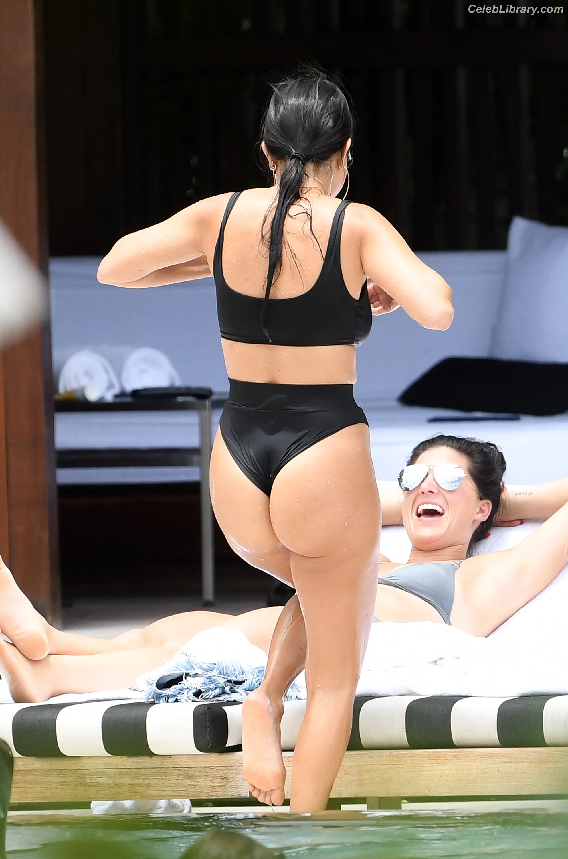 Kourtney Kardashian photo 8 of 605