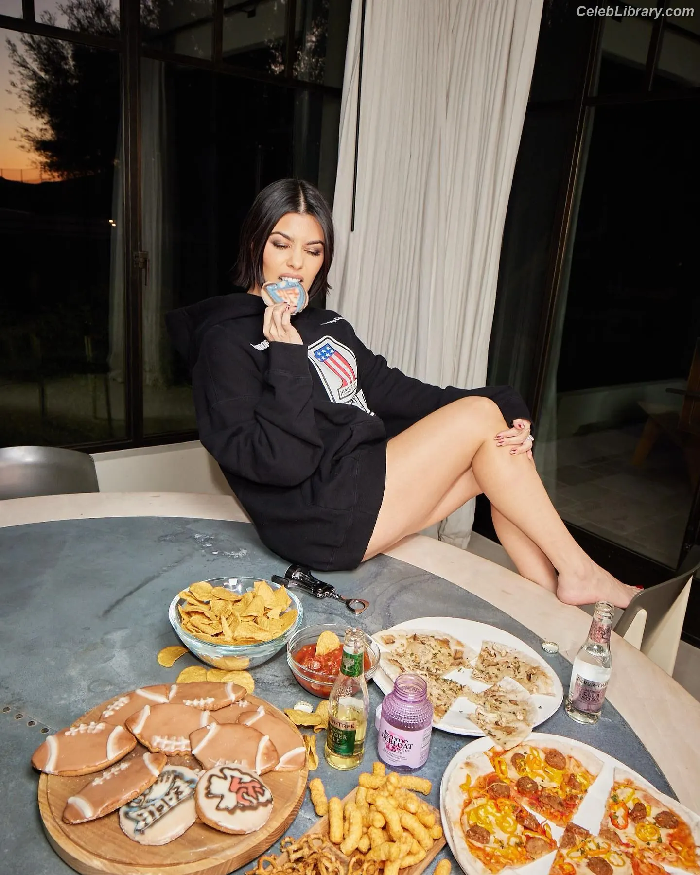 Kourtney Kardashian photo 10 of 605