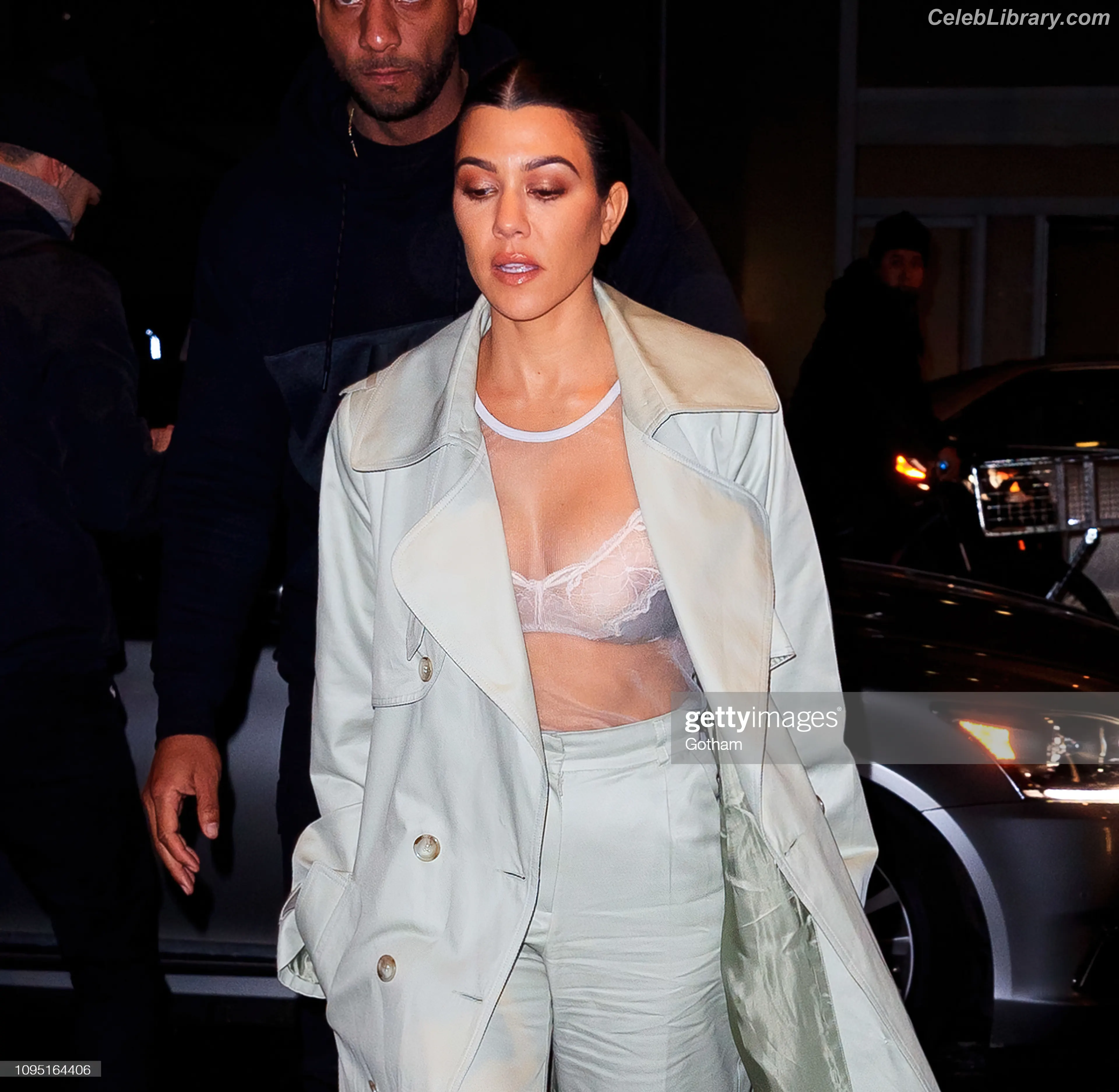 Kourtney Kardashian photo 16 of 605