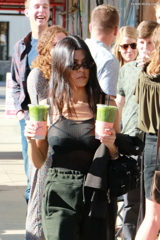 Kourtney Kardashian photo 18 of 603