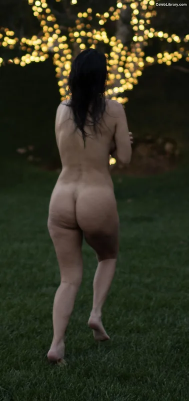 Kourtney Kardashian photo 10 of 603