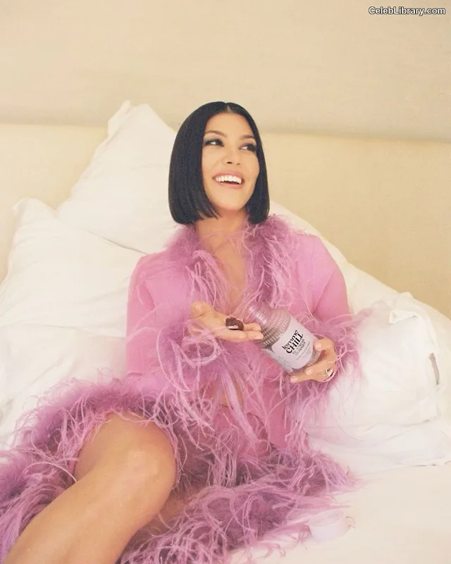 Kourtney Kardashian photo 13 of 603