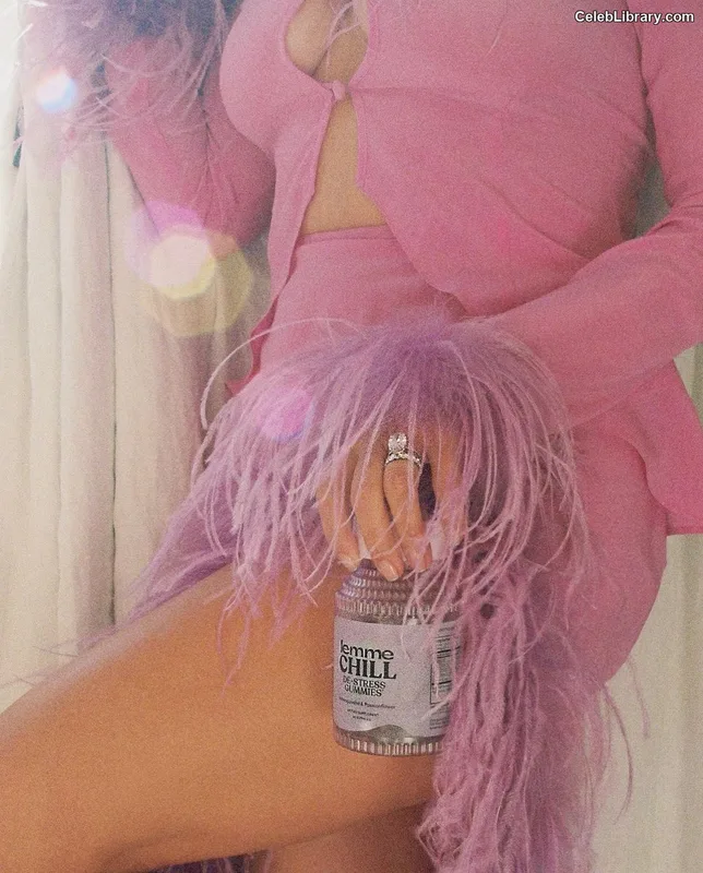 Kourtney Kardashian photo 15 of 603