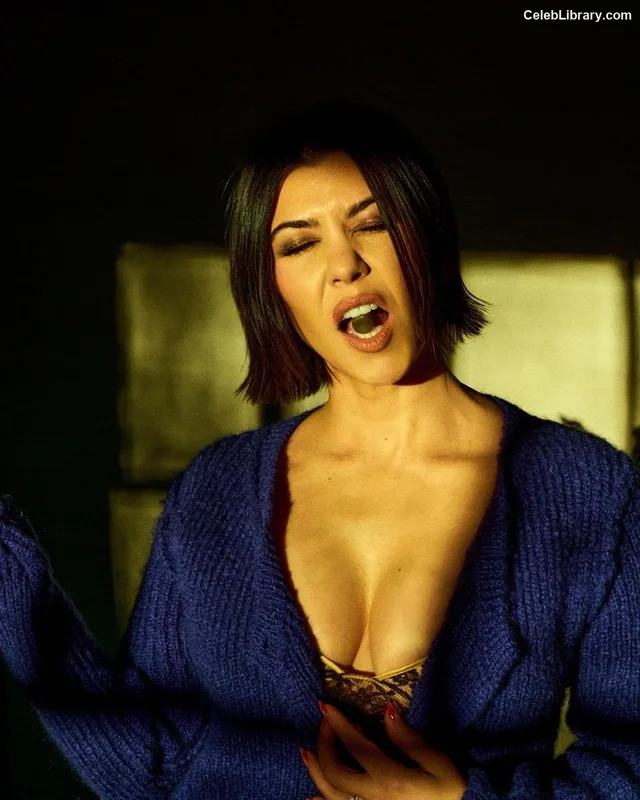 Kourtney Kardashian photo 14 of 603