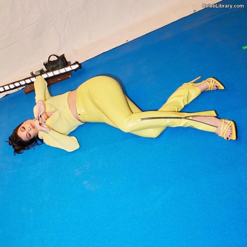 Kourtney Kardashian photo 5 of 603