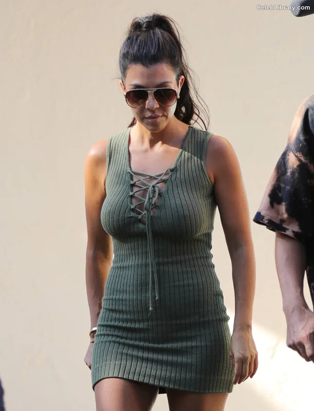 Kourtney Kardashian photo 12 of 603