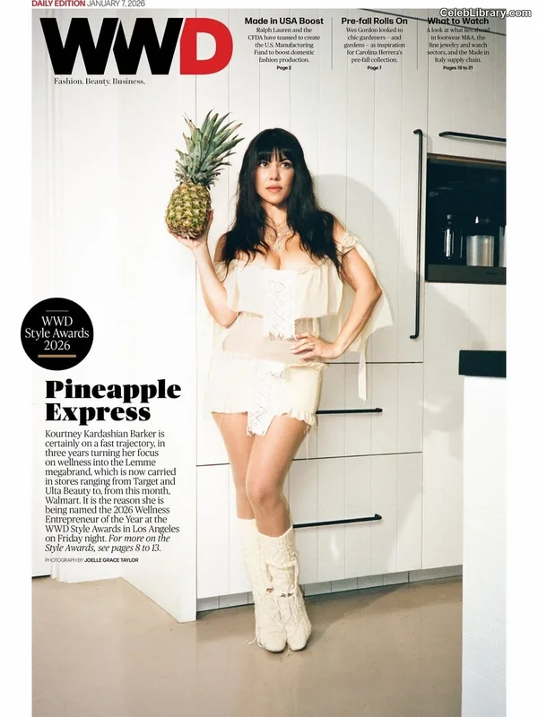 Kourtney Kardashian photo 15 of 603