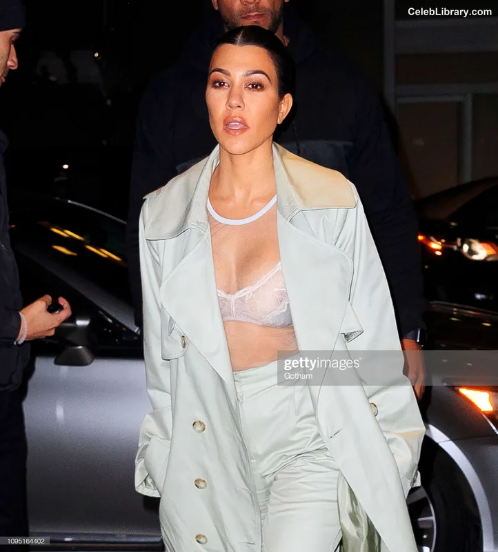 Kourtney Kardashian photo 11 of 603