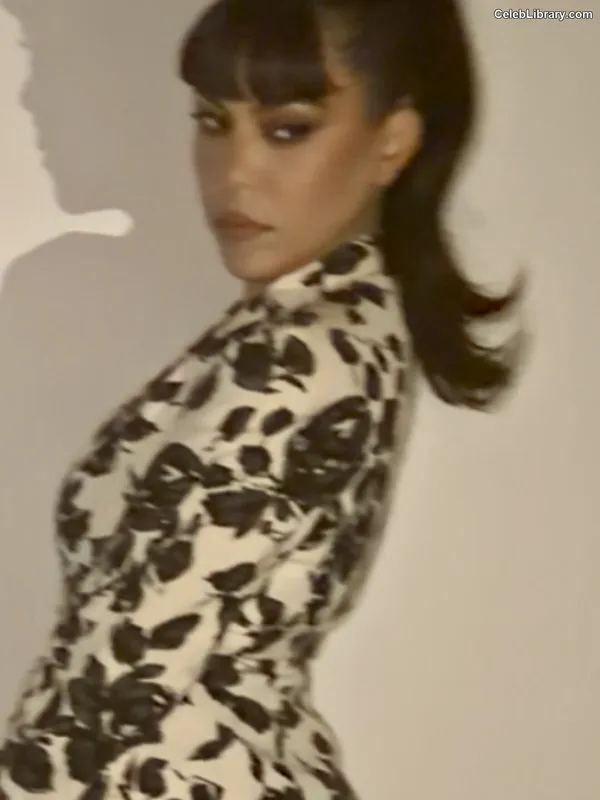 Kourtney Kardashian photo 13 of 603
