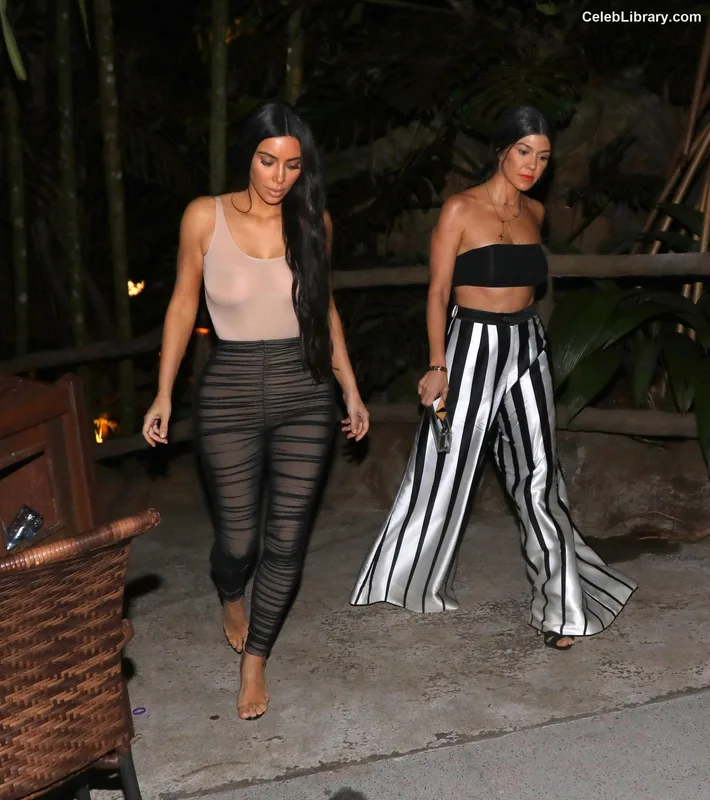 Kourtney Kardashian photo 2 of 603