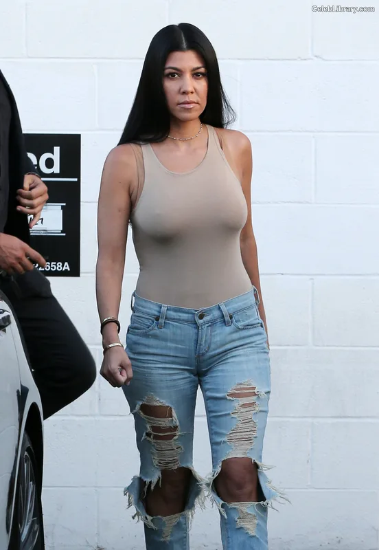 Kourtney Kardashian photo 13 of 603