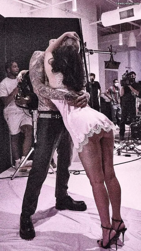 Kourtney Kardashian photo 22 of 603