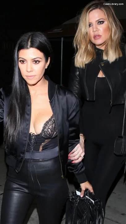 Kourtney Kardashian photo 23 of 603
