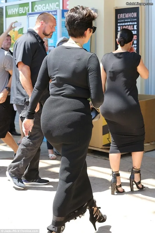 Kris Jenner photo 21 of 70